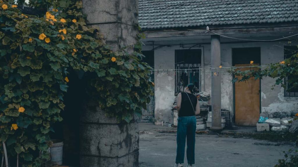 Practical guide for Irish creators on how to approach Brazilian brands via Snapchat to showcase beforeandafter transformations outreach scripts, local tips, and legal notes.