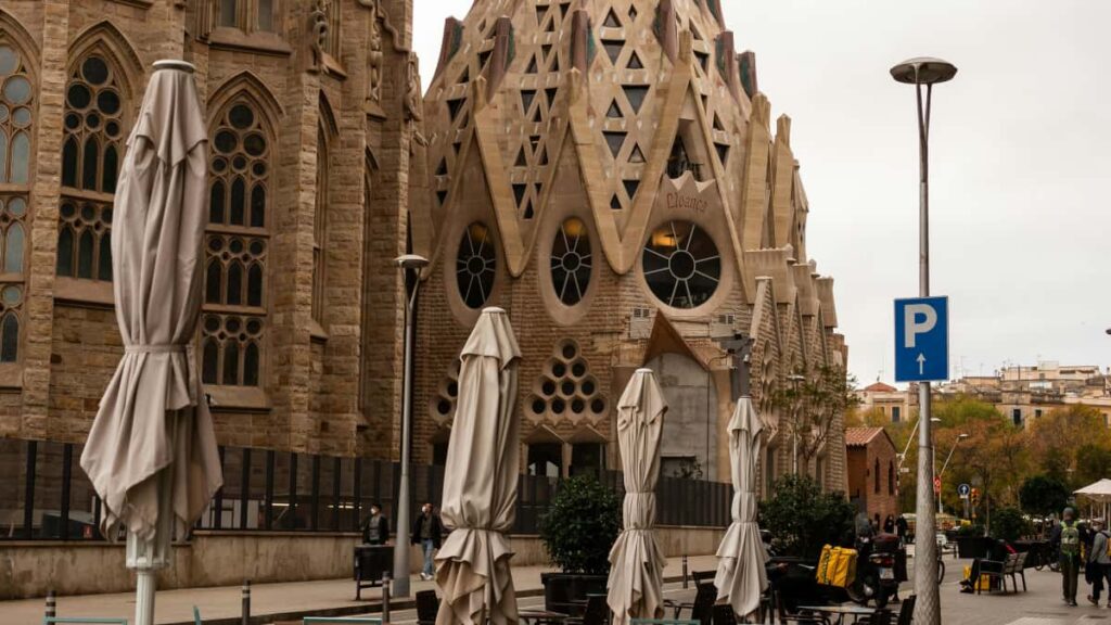 Practical guide for Irish advertisers to locate Cyprus-based Roposo creators for visual product reviews, with outreach tactics, compliance tips and platform comparisons.