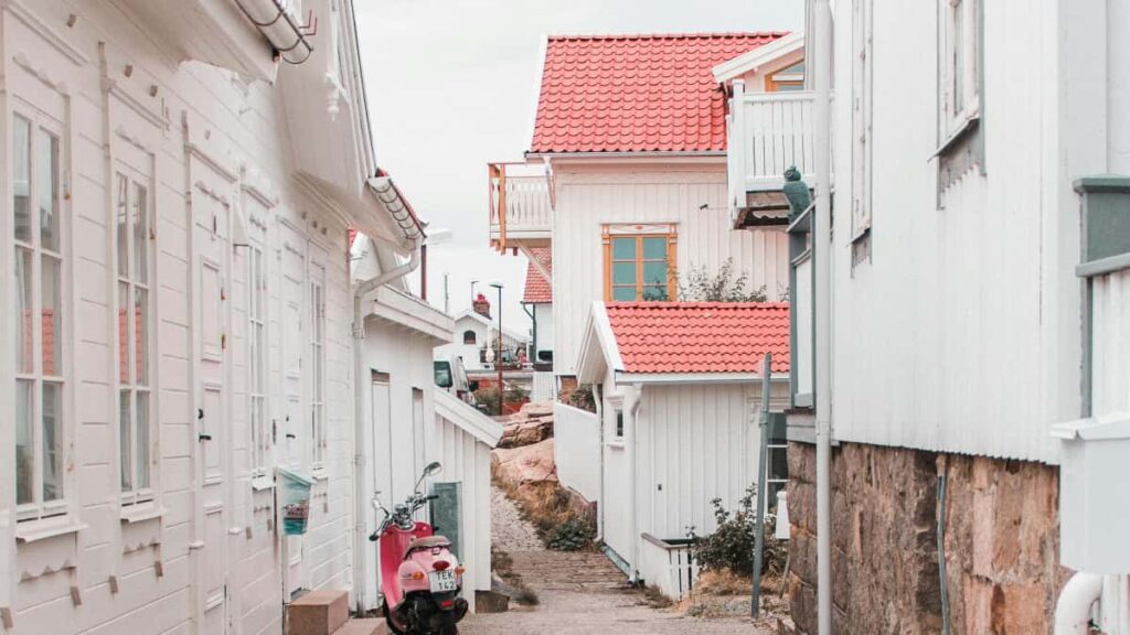 Practical guide for Irish advertisers to find Kazakhstan SoundCloud creators to feature health supplements outreach, vetting, compliance, and campaign tips.