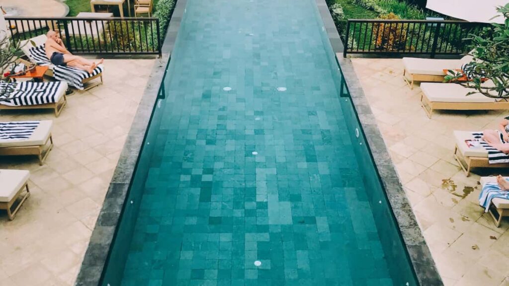 Practical guide for creators in Ireland on pitching Netherlands brands via Threads to land branded fitness work outreach scripts, local trends, and platform tips.