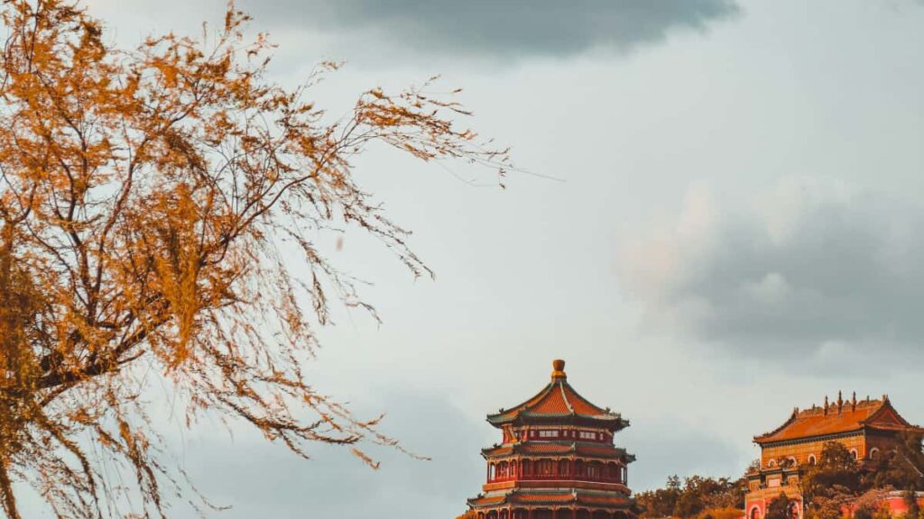 Practical guide for Irish advertisers to find and brief Azerbaijan Pinterest creators to promote local tours, with platform tips, outreach scripts and campaign examples.