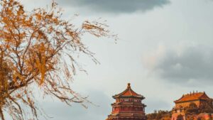 Practical guide for Irish advertisers to find and brief Azerbaijan Pinterest creators to promote local tours, with platform tips, outreach scripts and campaign examples.