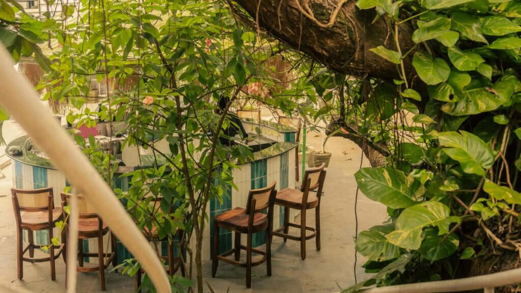 Practical guide for Irish creators on contacting Lebanese brands via Hulu features tactics, partners, and outreach templates.