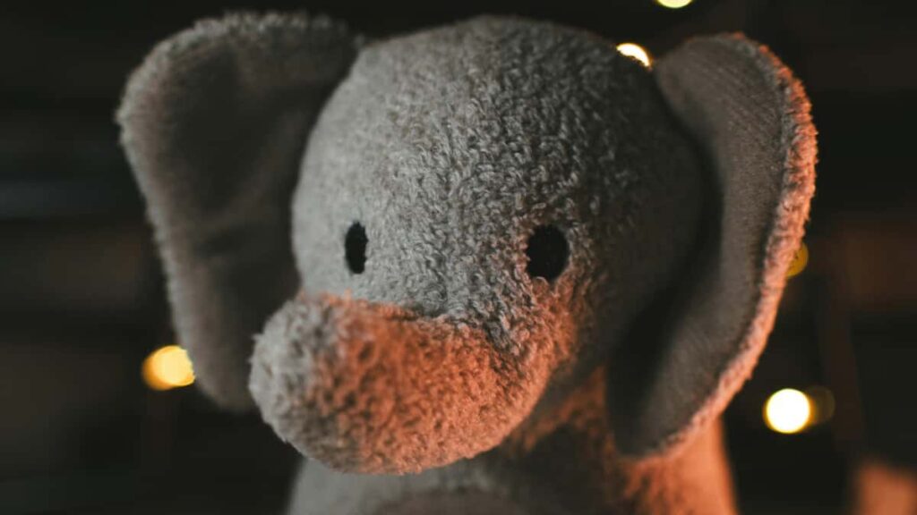 Practical guide for Irish creators on pitching Argentina brands via Twitter to promote emerging artists, with tactics, examples, and outreach templates.