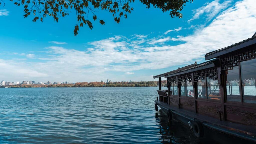 Practical guide for Irish advertisers to find US Roposo creators and boost gaming-community awareness with tactics, tools and risks.