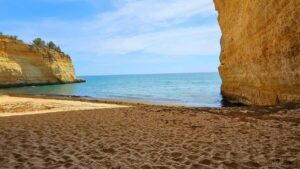 Practical guide for Irish advertisers to find and work with Oman-based vkontakte creators to showcase seasonal fashion trends, with outreach tactics, legal tips and campaign roadmaps.