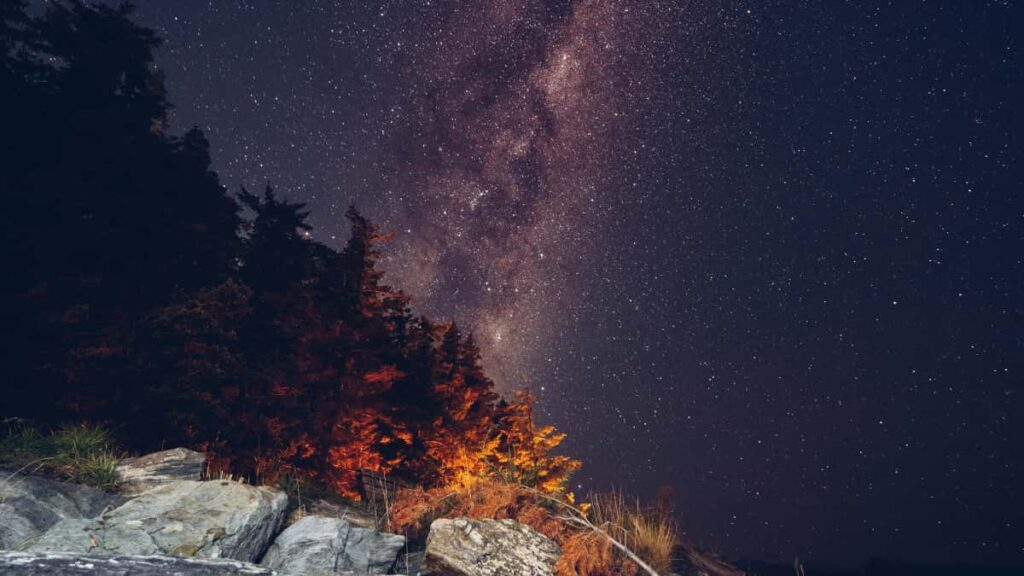 Practical, street-smart tactics for Irish creators to pitch Romanian brands on Clubhouse and stream sponsored game content outreach scripts, compliance tips, and partnership playbook.